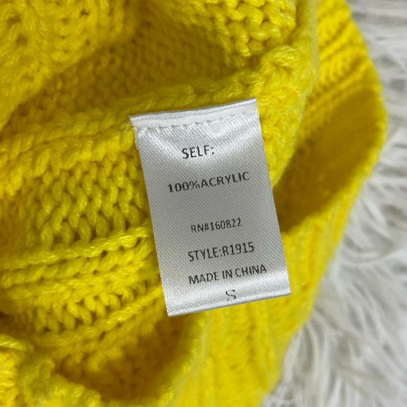 DOLLS KILL Dallop Of Daisies Cable Knit Sweater Sleeveless Romper Shorts Yellow - Picture 7 of 7